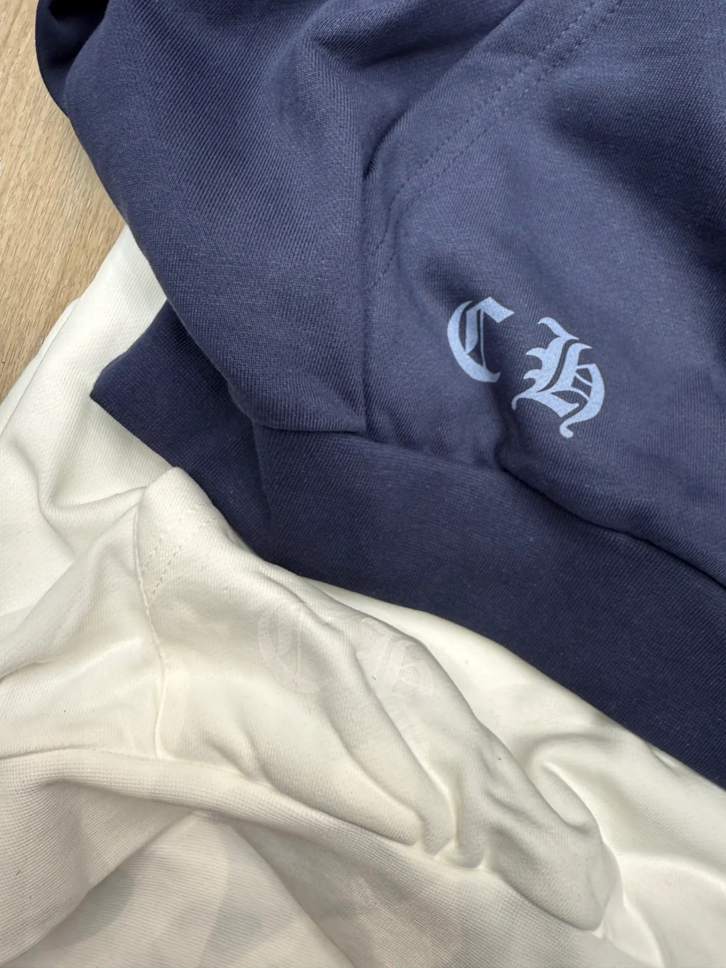 P280 Chrome Heart Chrome Heart American luxury brand high weight hooded sweatshirt in stock Focus on quality and compare at will Size: S M L Color: White Navy